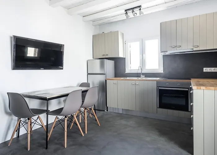 Sea Rock & Sky Private Aparthotel Merchia Beach