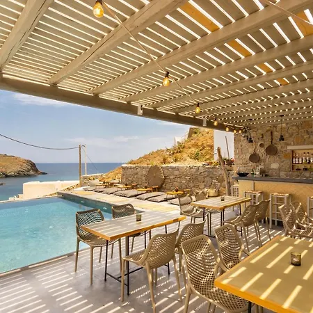 Sea Rock & Sky Private 3* Merchia Beach