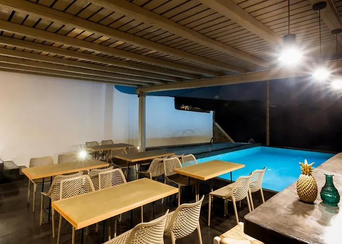 Sea Rock & Sky Private Apart Otel Merchia Beach