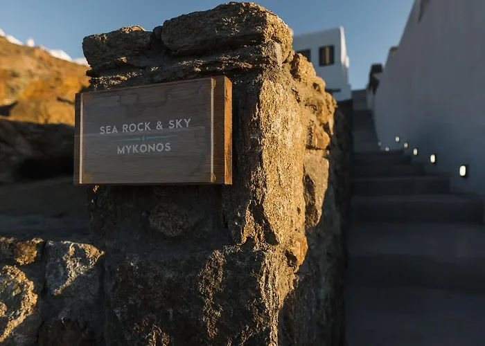 Aparthotel Sea Rock & Sky Private 3*